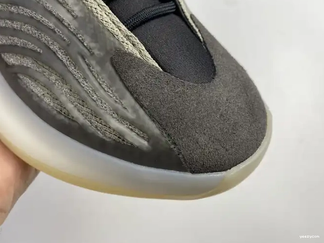 Quantum Barium Yeezy Adidas H68771 0522